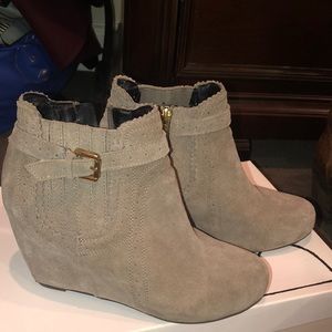 DV - Dolce Vita Grey Suede Wedge Booties